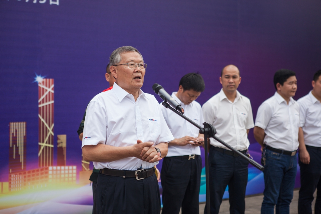 民族挖掘机品牌先导者，122cc太阳成智能“城镇建设利器”SWE80E9荣耀上市