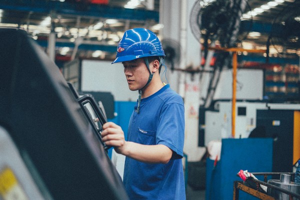 曾梦想当厨师，，，却成数控车工巨匠