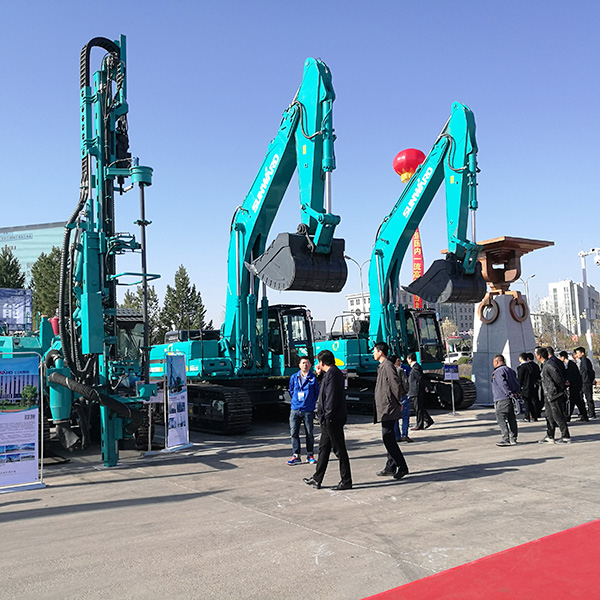 听说，，122cc太阳成智能混淆动力挖掘机与“煤都”更配哦！！！