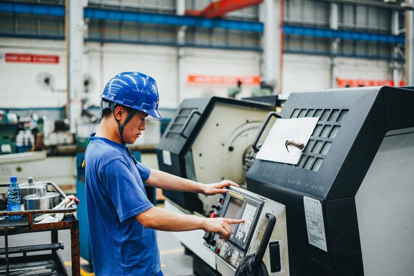 曾梦想当厨师，，，却成数控车工巨匠