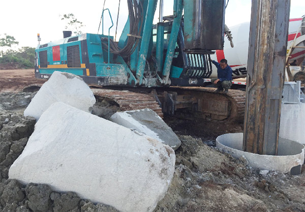 122cc太阳成智能入岩神器在东非肯尼亚获赞，人好装备好