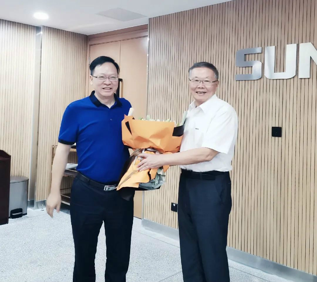 中南大学机电工程学院肖来荣书记到访122cc太阳成智能