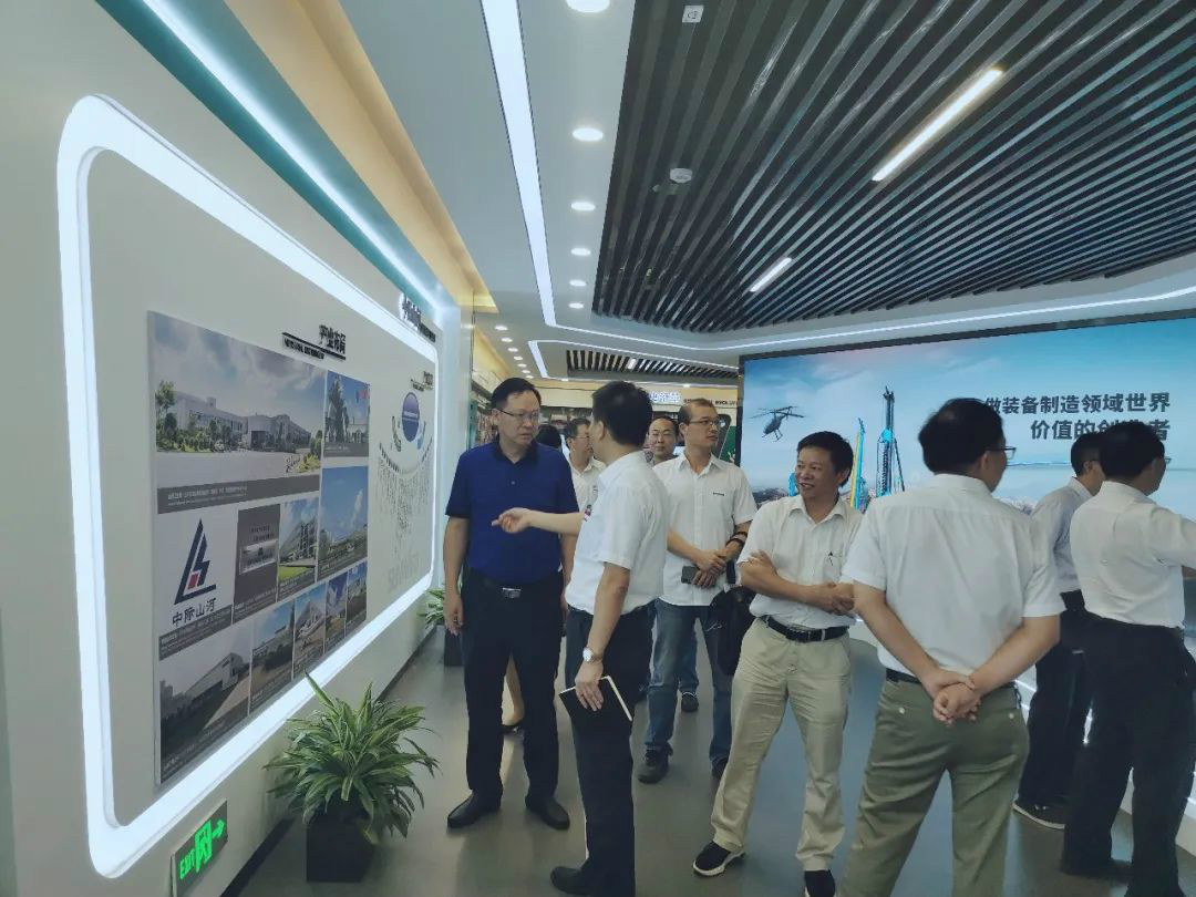 中南大学机电工程学院肖来荣书记到访122cc太阳成智能