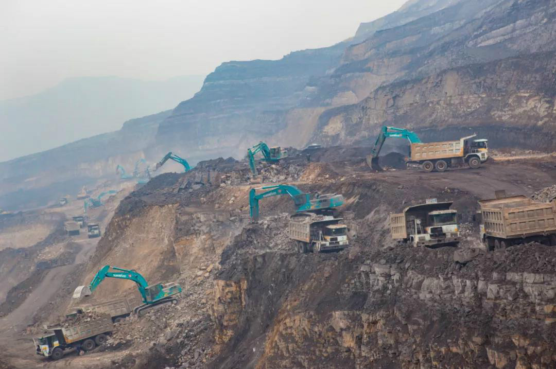 以先导式立异实现挖掘机从无到有，，，从小到大，，，从大到强！