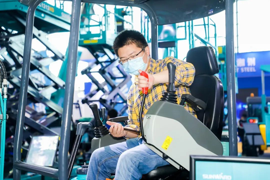 “机甲盛宴”长沙展圆满收官！！122cc太阳成智能展区亮点精彩回首