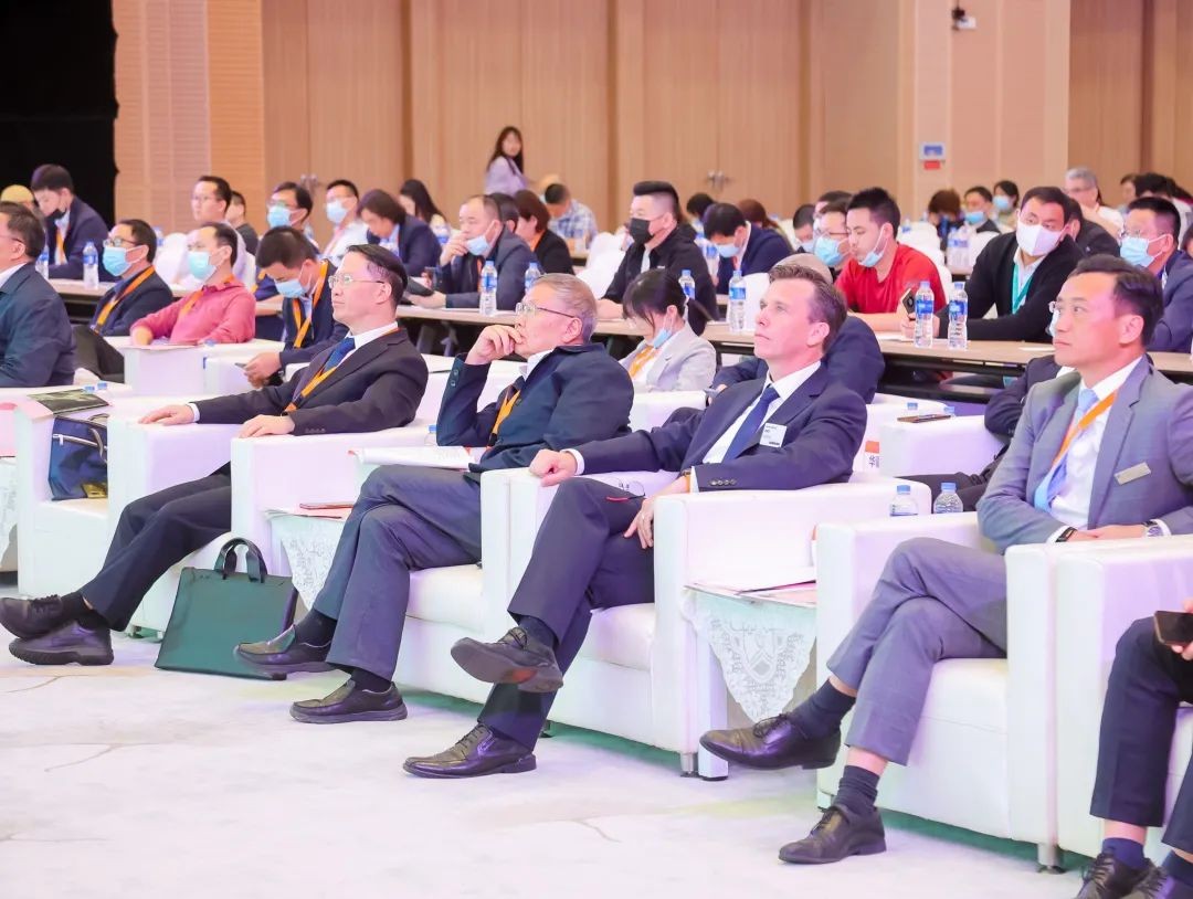 何清华出席长沙国际工程机械工业链生长峰会，走“双循环”蹊径要害在于“要做好自己的事情”