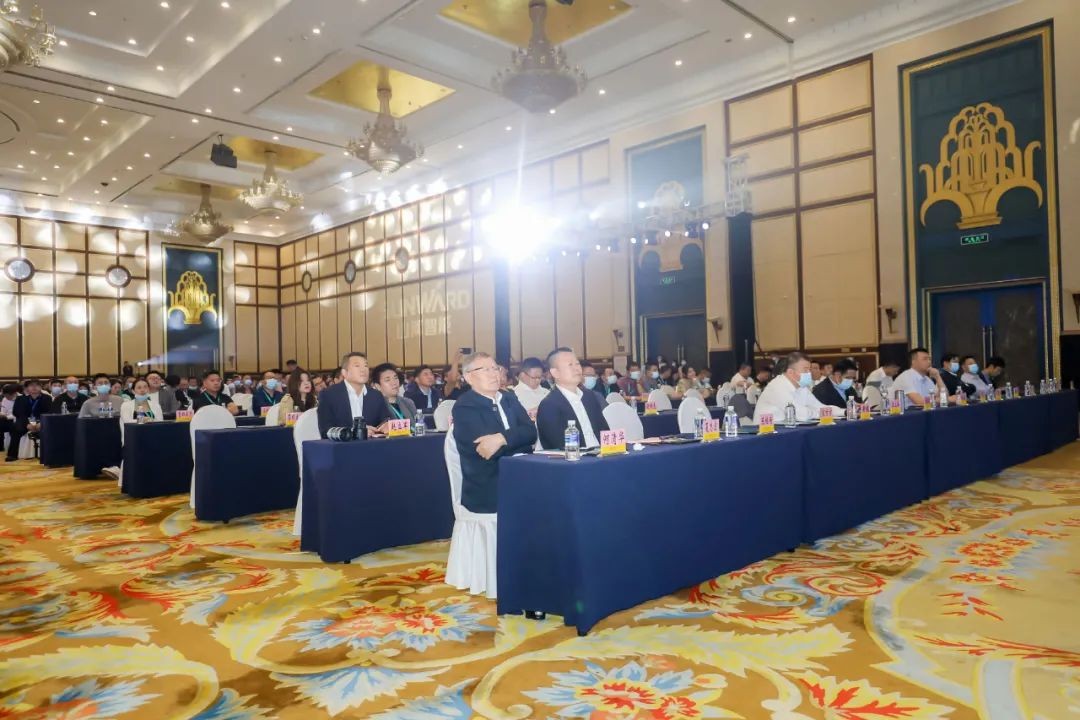 “爆品”出击！！！122cc太阳成智能客户交流会签约超8亿元