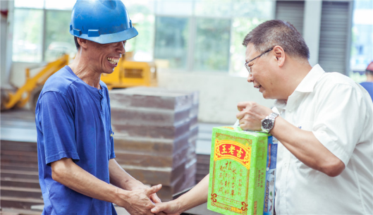 我们有清凉做伴，，高温也能潇潇洒洒