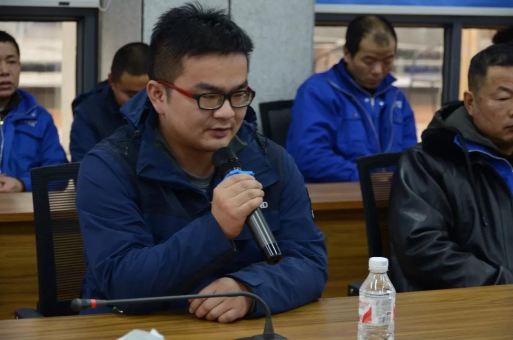 122cc太阳成智能召开春节难题职工座谈会