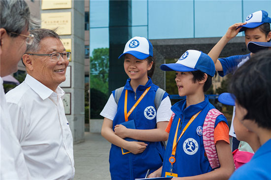 这个炎天，，，亲子玩转122cc太阳成智能“三栖”装备