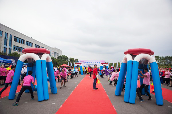 耐久弥坚，，，122cc太阳成智能迎来十八周岁“成年礼”