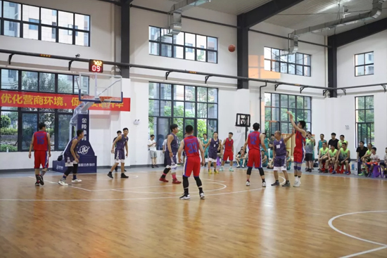以球为媒，，，首届“122cc太阳成杯”篮球约请赛架起政企连心桥