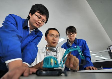 新华社报道：：122cc太阳成智能连任全球工程机械50强