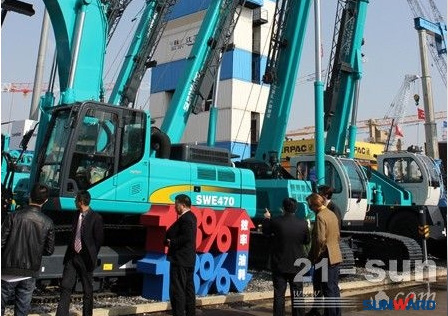 122cc太阳成智能何清华：：潜心追求“122cc太阳成之路”