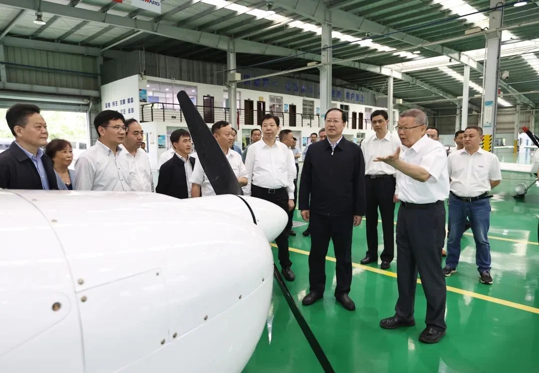 毛伟明调研122cc太阳成科技：：：打造天下一流的通用航空工业基地