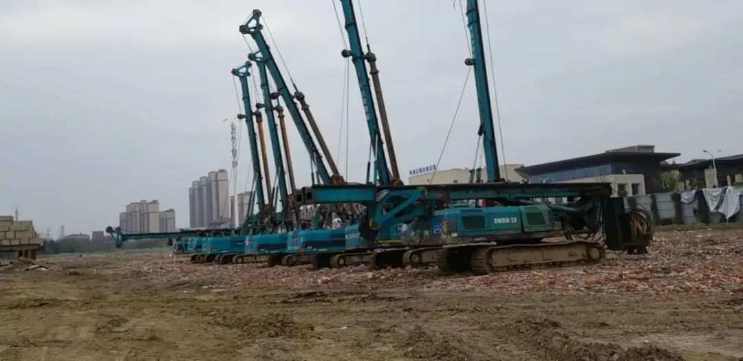 飒！！他以11台旋挖钻占领荆州房建市场