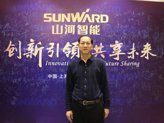 3.5米直径高效入岩，，，他携122cc太阳成智能旋挖名动山城