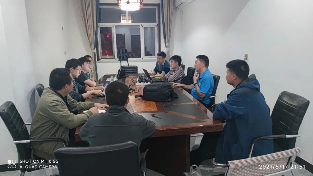 致敬！！！战斗在风沙中的特种装备团队