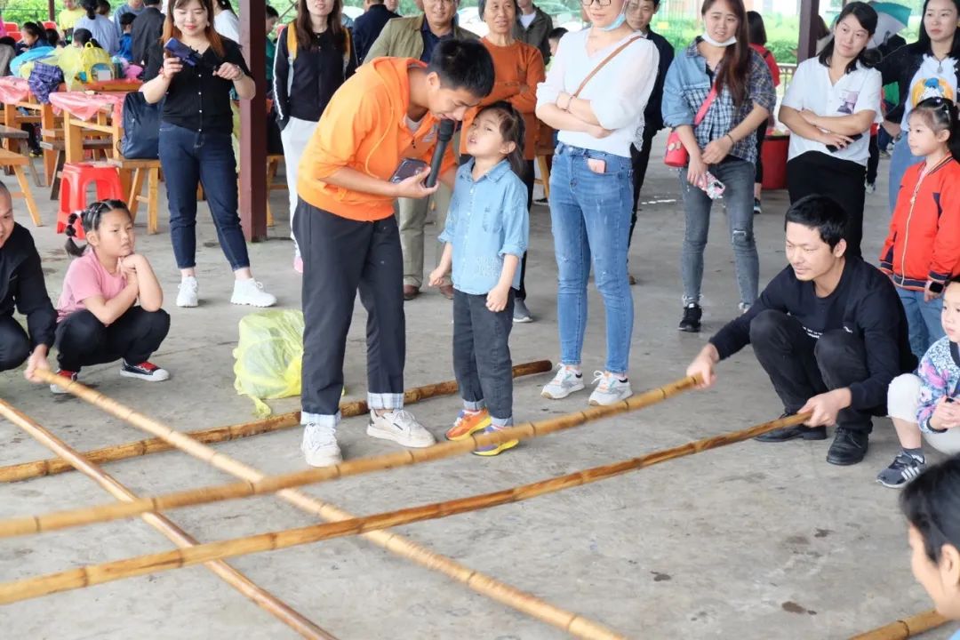 童年差别Young，稻花香里亲子欢——122cc太阳成智能组织开展六一亲子活动