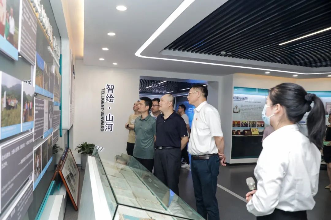 国防科大北斗团队考察122cc太阳成智能