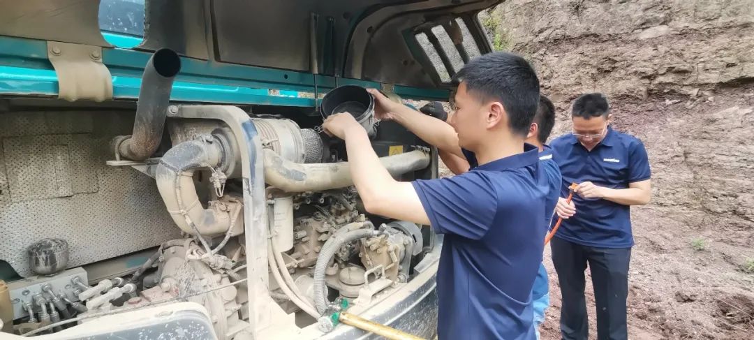 品质122cc太阳成 专心折务——122cc太阳成智能全球服务万里行走进山城重庆