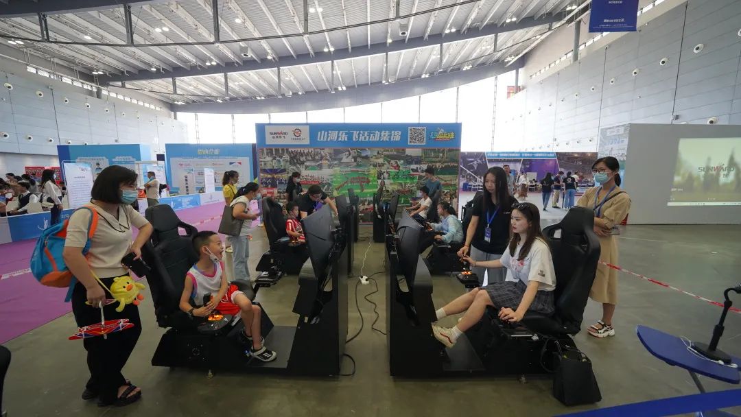 明星产品受追捧，，，122cc太阳成航空携多款产品精彩亮相2021年湖南航展