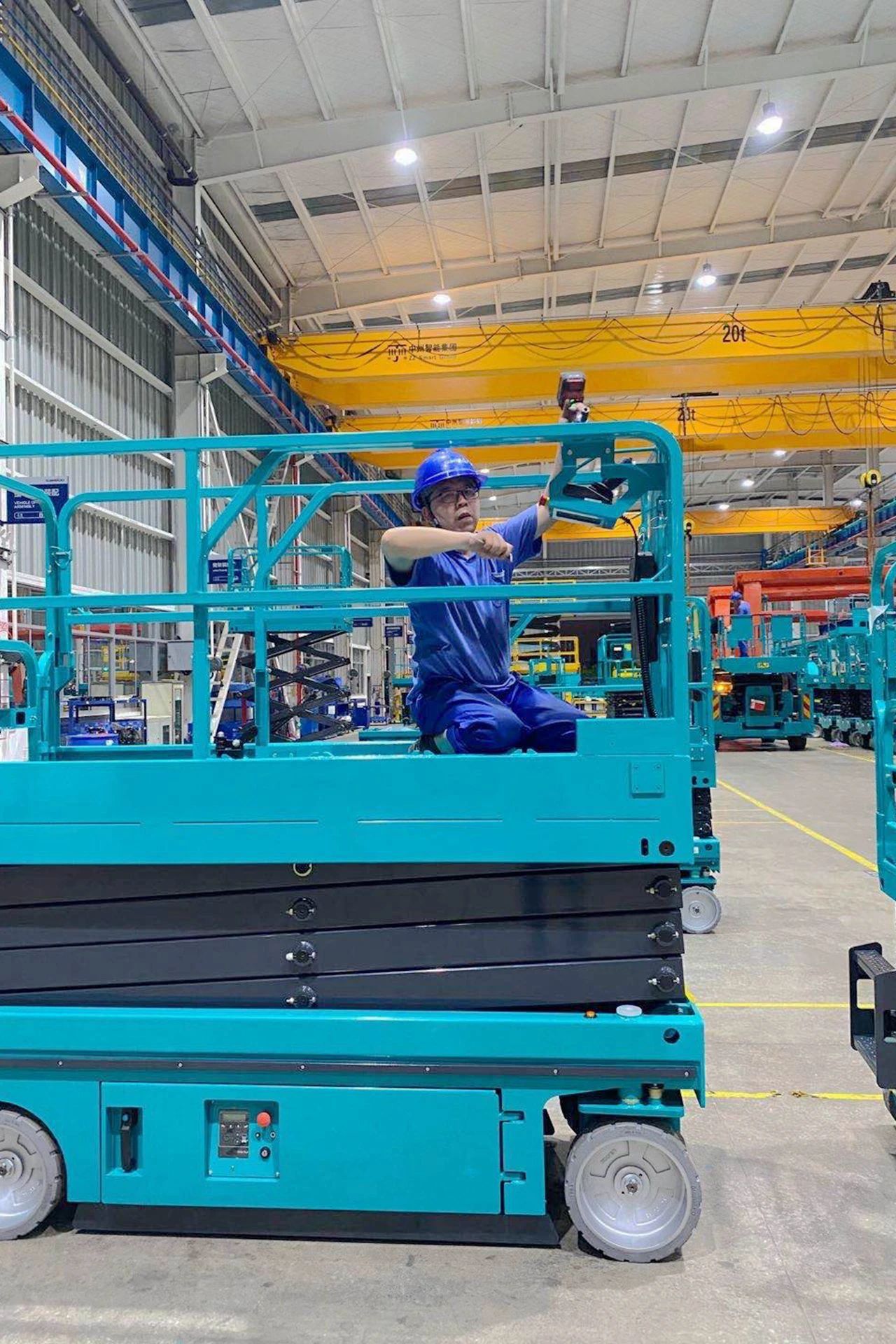 122cc太阳成智能“蓝精灵”们在通俗岗位的坚守与奉献