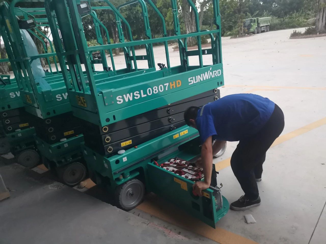 30小时，，，8个人，，，10台装备，，，我们说到做到！！！