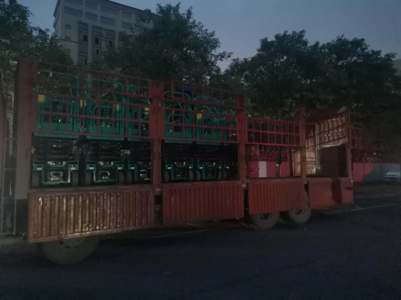 30小时，，，8个人，，，10台装备，，，我们说到做到！！！