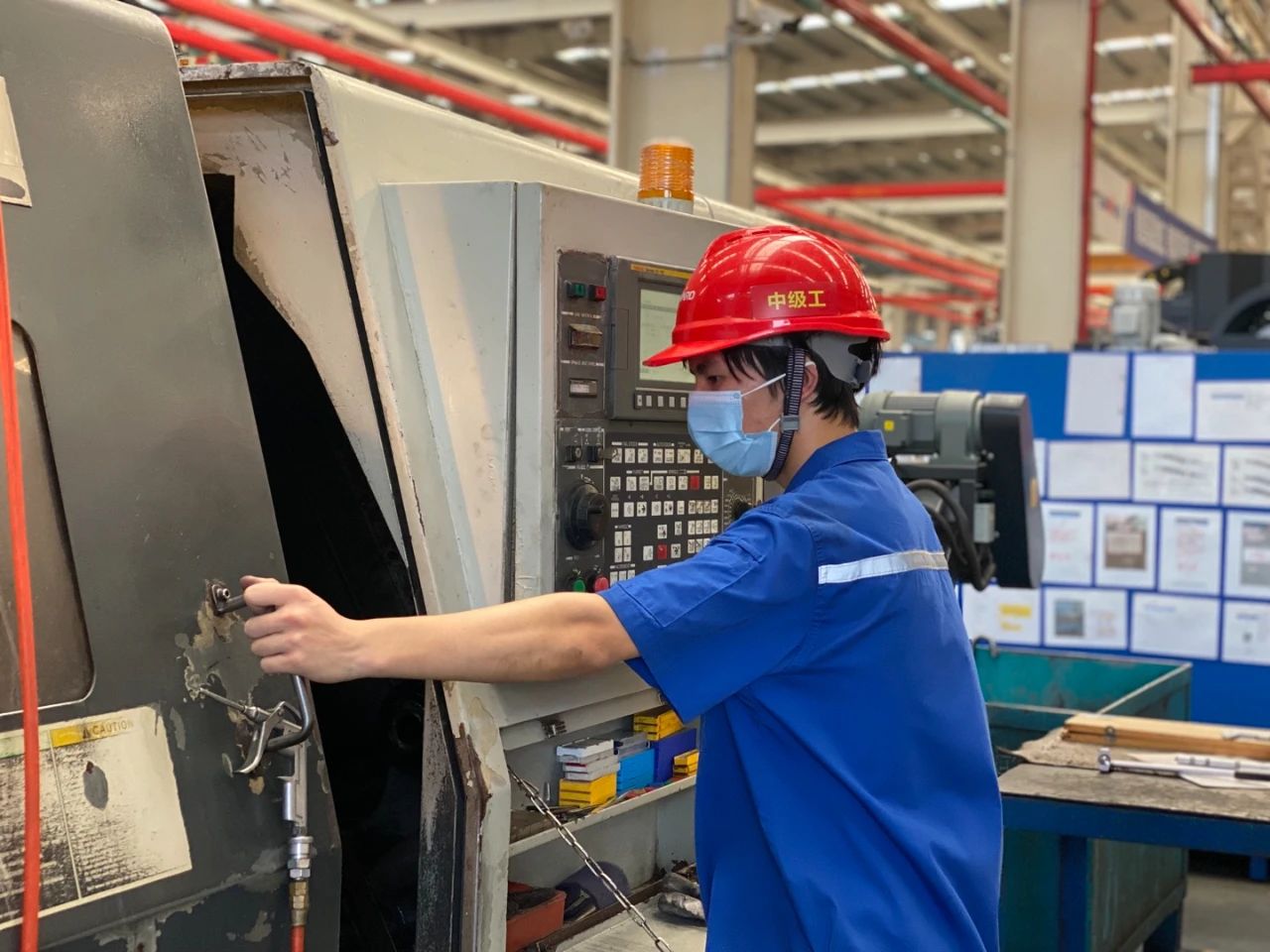 严酷防控！！122cc太阳成智能牢筑防疫“长城”