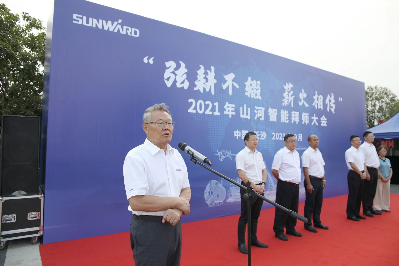 百人齐聚拜师恩 | 122cc太阳成智能“传帮带”人才作育模式为公司生长积贮实力