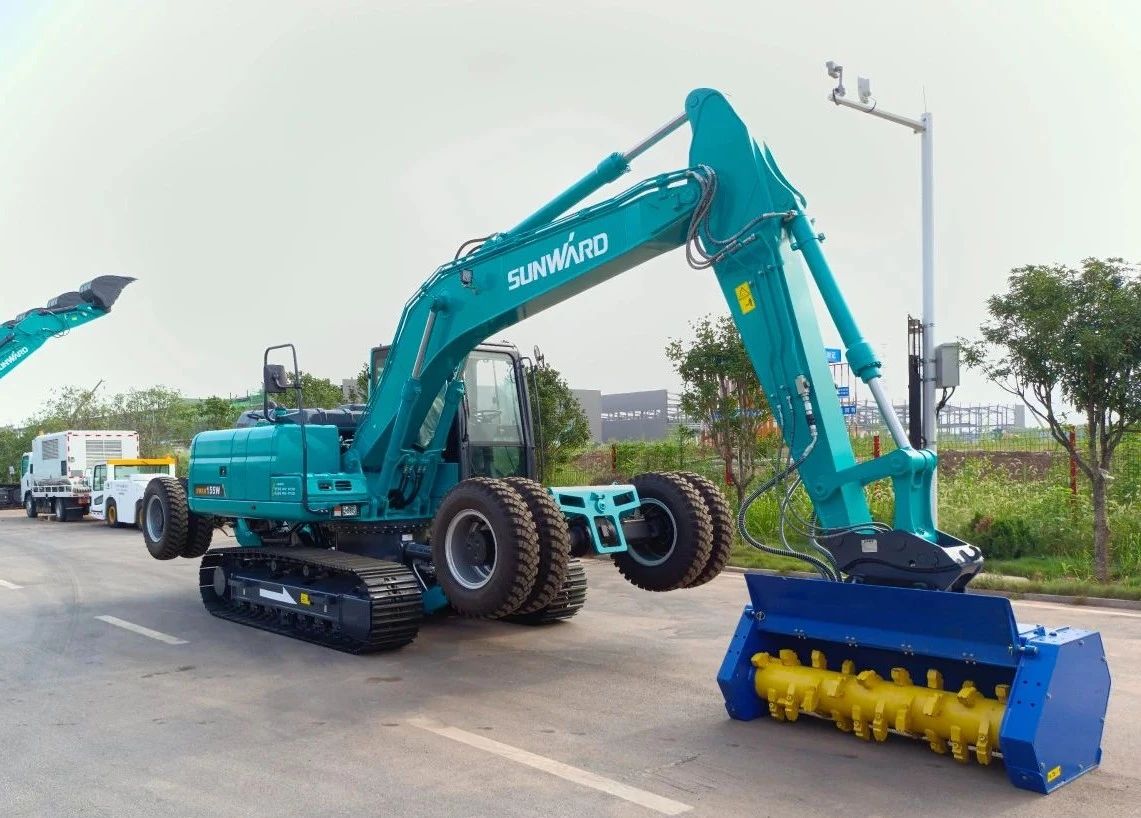 海内首台！122cc太阳成智能15吨级轮履两用开带机乐成下线