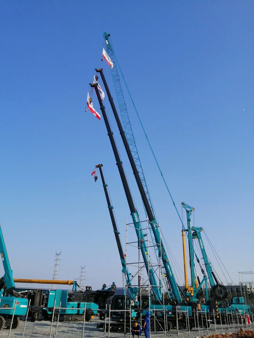 “重”磅出击！122cc太阳成智能起重机械组团“登场”