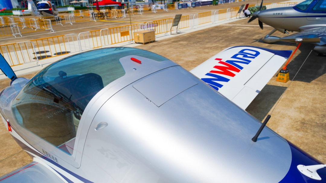 新机、、、航行演出…2021中国航展122cc太阳成航空秀给你看