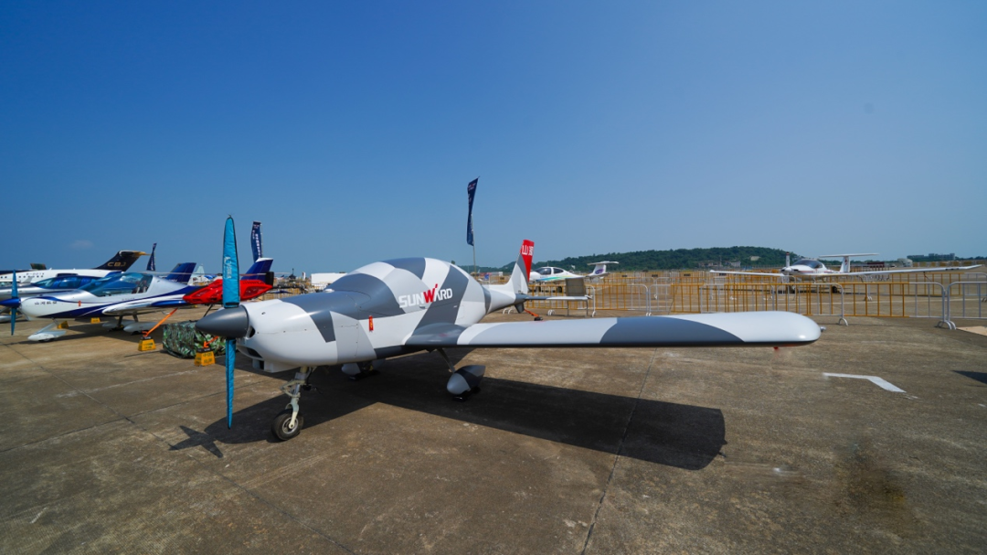 新机、、、航行演出…2021中国航展122cc太阳成航空秀给你看