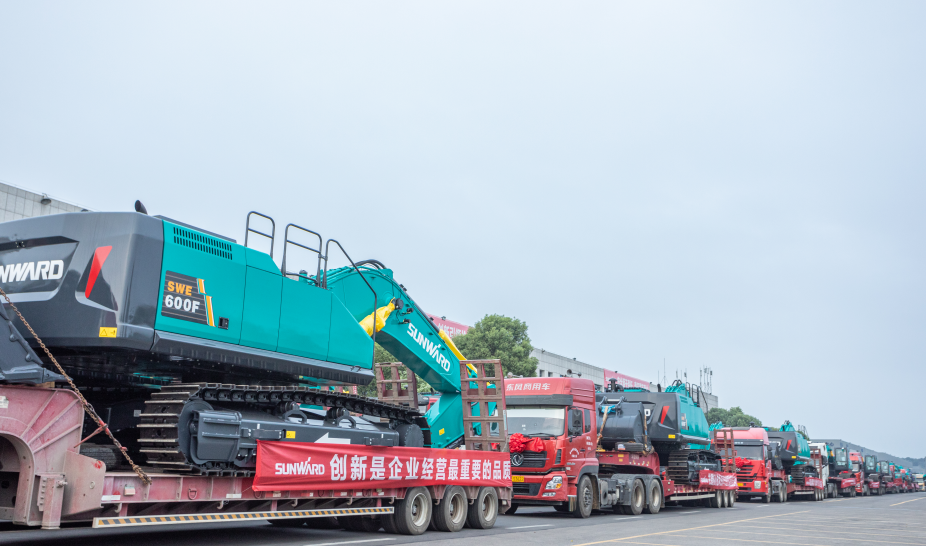 里程碑！！122cc太阳成智能出口欧洲第20000台暨大型挖掘机批量交付仪式乐成举行