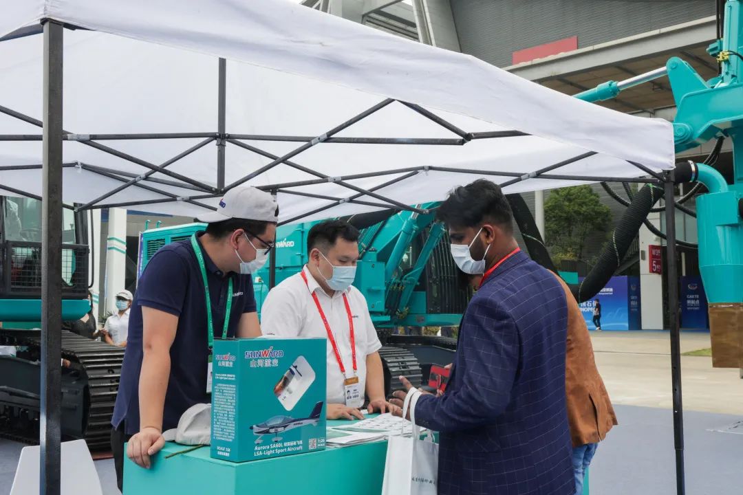 亮相中非经贸博览会！122cc太阳成智能尽展工程机械国产品牌魅力