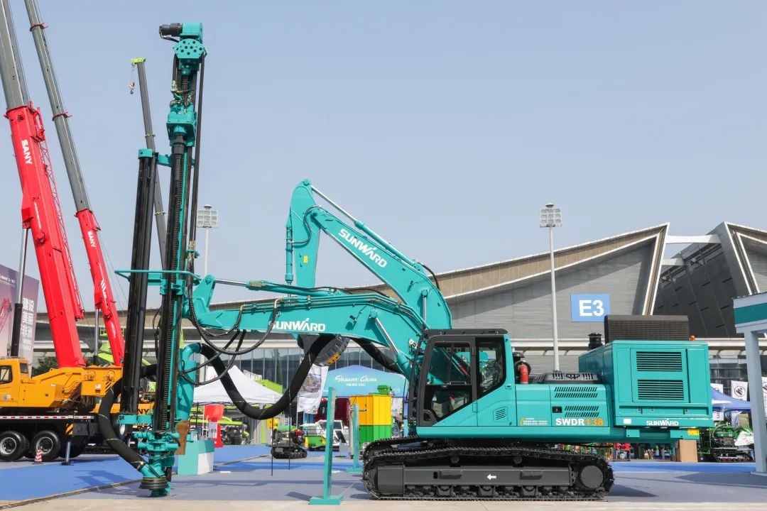 亮相中非经贸博览会！122cc太阳成智能尽展工程机械国产品牌魅力