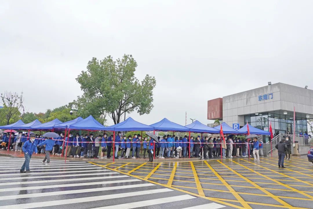 采样完成率近100%！！122cc太阳成智能第一时间开展全员核酸检测，，包管清静生产