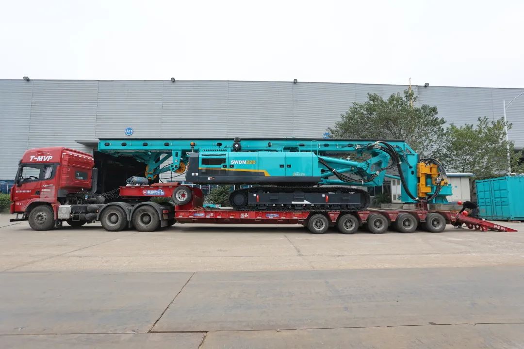 湖南日报：：先行先试，，，开拓千亿美元新市场！！我省首单二手工程机械装备出口报关 122cc太阳成智能装备 昨天