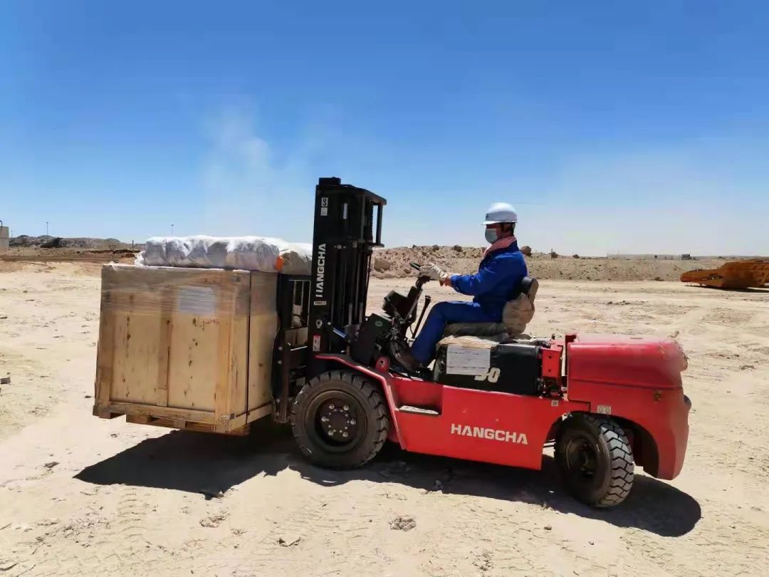 疫情当下，，逆行非洲——122cc太阳成智能凿岩装备团队外洋服务纪实