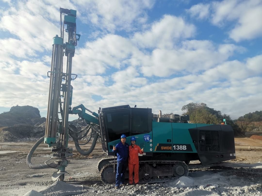 追加订单！！122cc太阳成智能一体化潜孔钻机助力海南华润水泥获好评