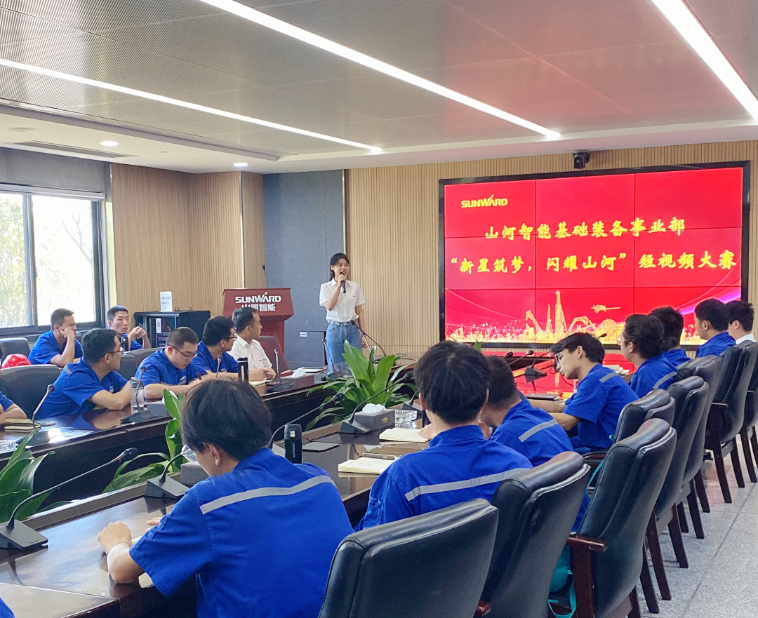 你好 2022！！！再见 2021！！！我与122cc太阳成智能共生长