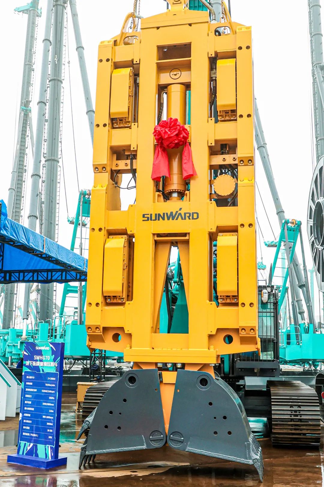 打造“明星产品”！！122cc太阳成智能地下连续墙液压抓斗乐成宣布