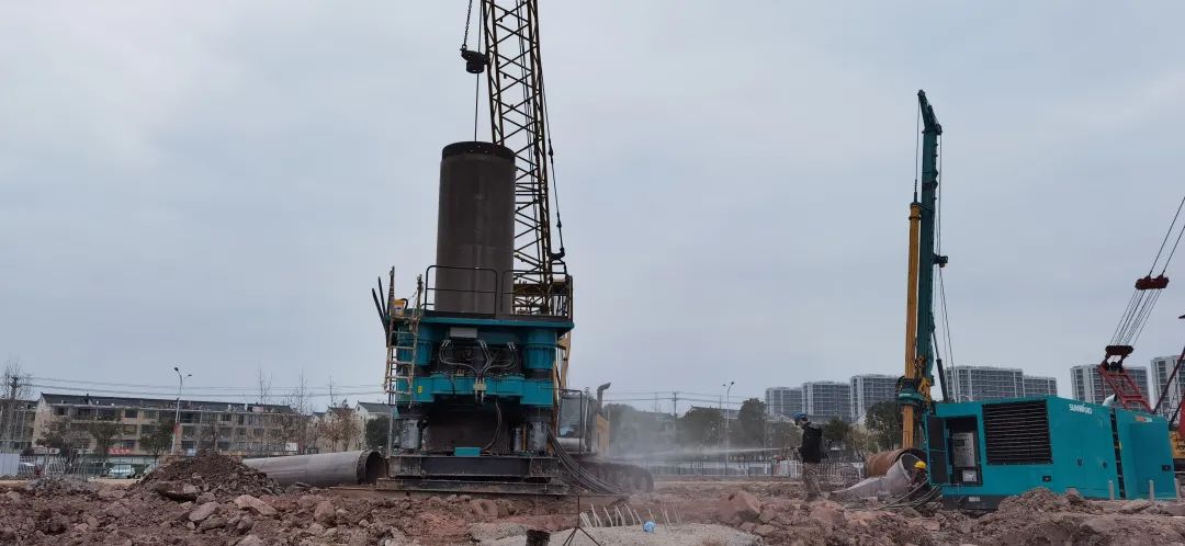 利器出击！！122cc太阳成智能SWRC260全回转全套管钻机乐成完成首钻
