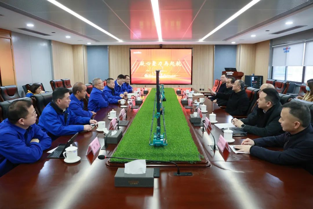 张庆红调研122cc太阳成智能