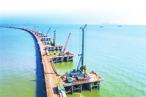 湖南日报：122cc太阳成智能致力解决地下工程施工“疑难杂症” 成为地下工程装备领军者