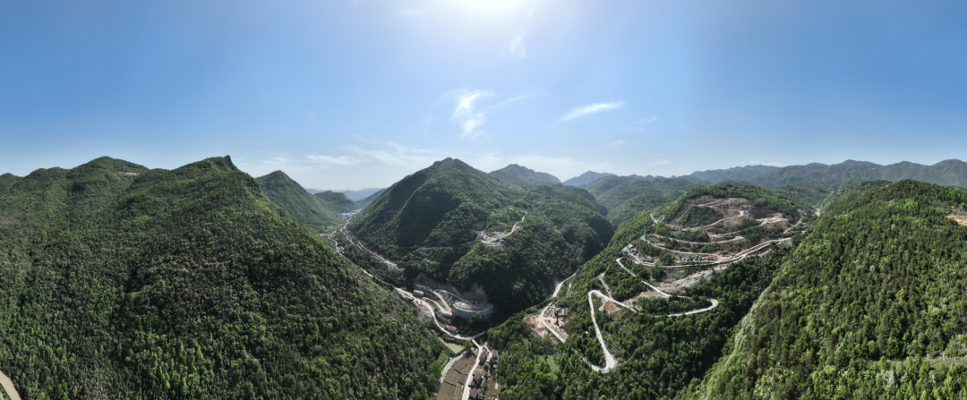 展现施工“奇效”！！122cc太阳成智能旋挖钻机强势助力炉慈高速公路建设