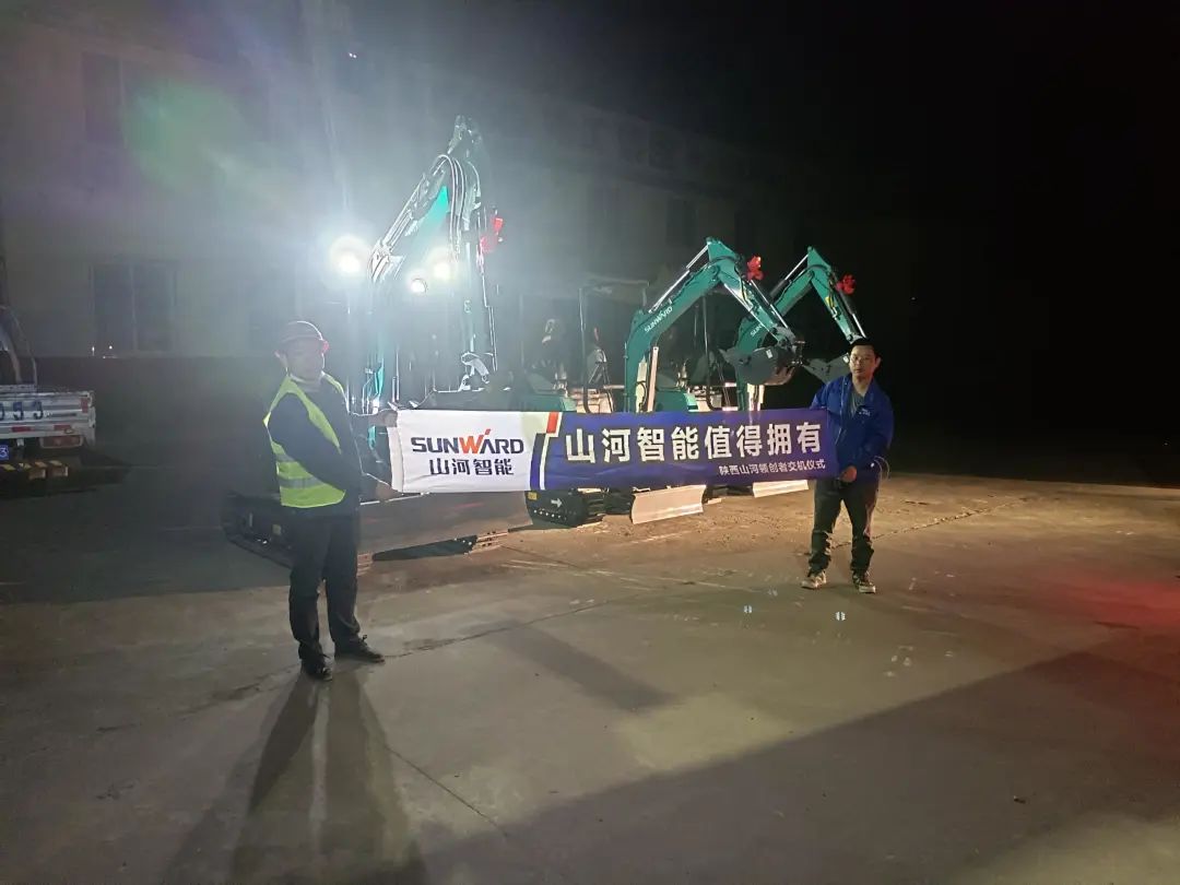 好服务、、、好装备！！122cc太阳成智能挖掘机再获客户追加订单