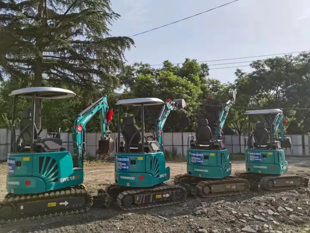 好服务、、、好装备！！122cc太阳成智能挖掘机再获客户追加订单